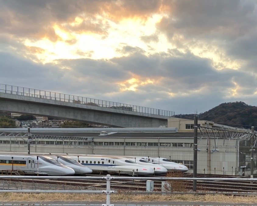 夕焼け〜と新幹線