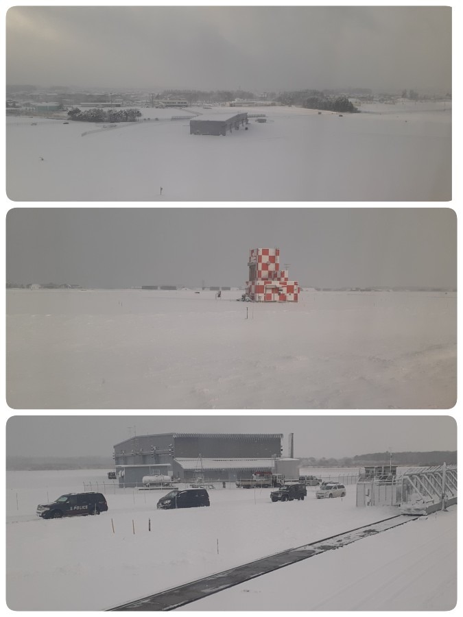 三沢空港　大雪