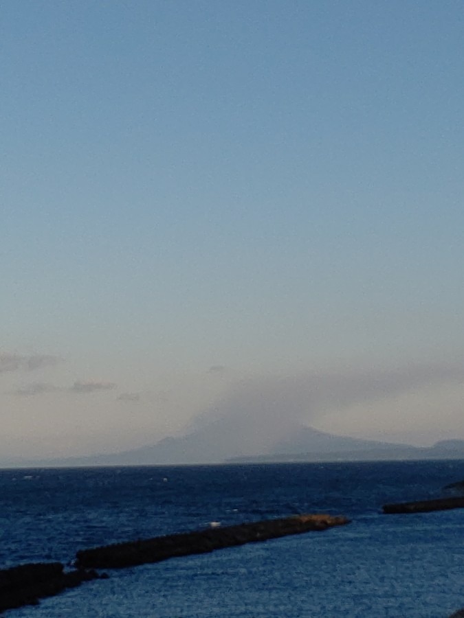 今朝の桜島🌋風に乗って～