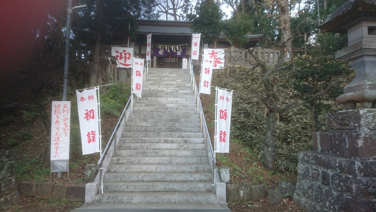 松飾りを納めに神社へ