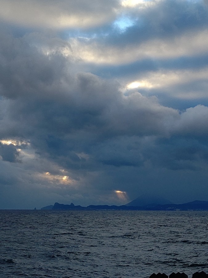 1/28 夕陽🌥️