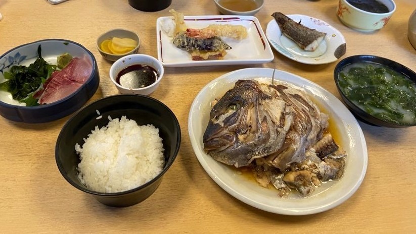 朝から新鮮な魚の定食！