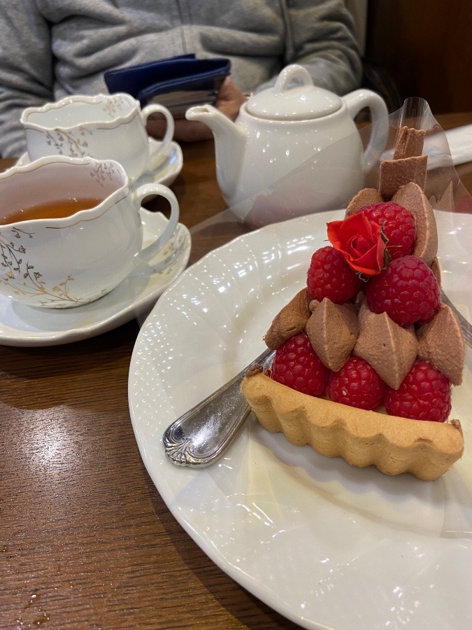 チョコレートとベリーのタルト