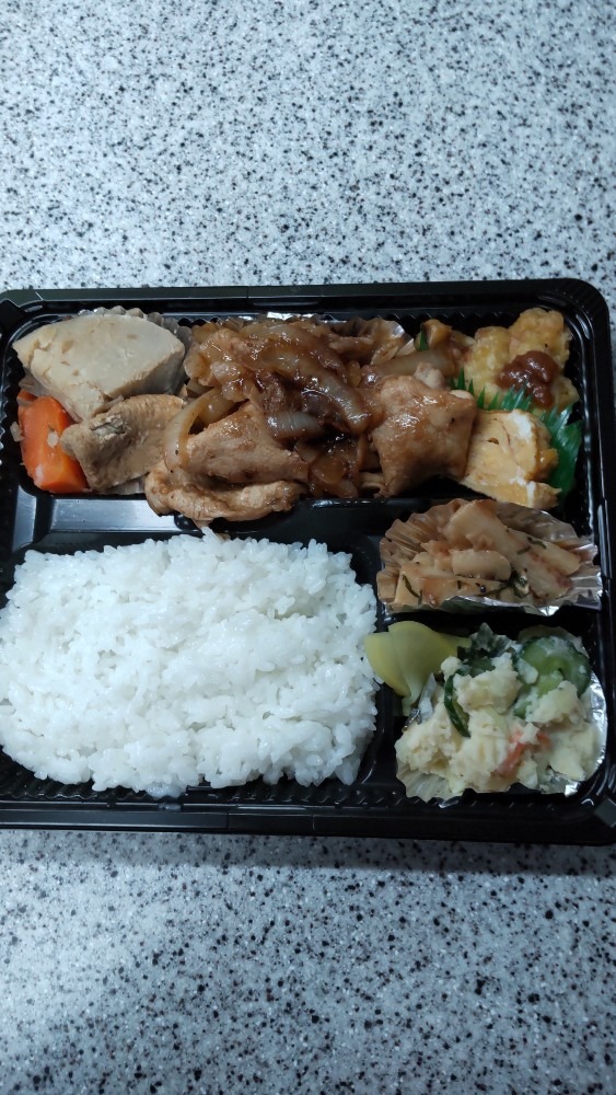 今日のお昼ごはん
