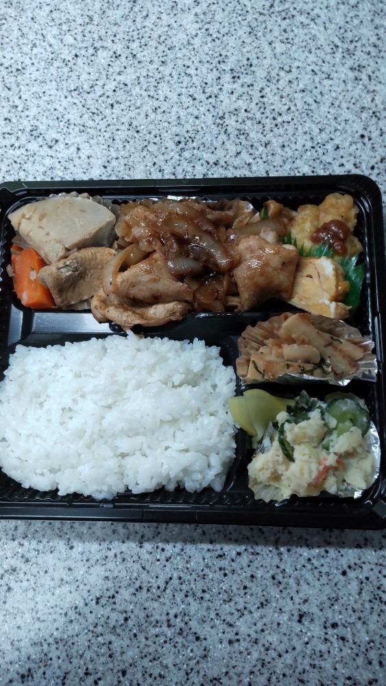 今日のお昼ごはん