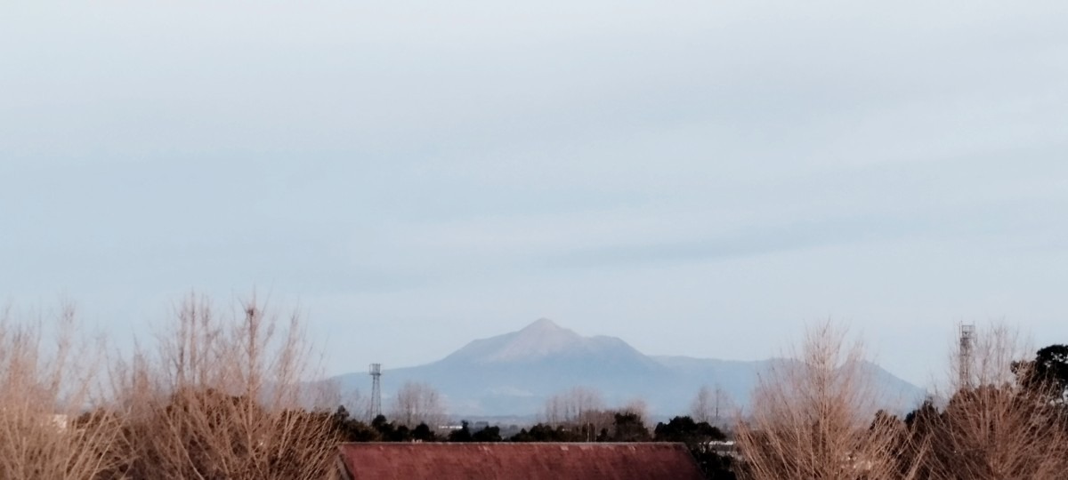 都城市（2023/2/15）今日の霧島😄↗️（西の空）