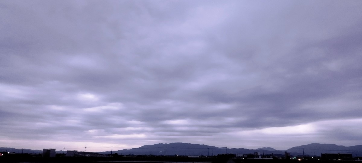 都城市（2023/3/20）今朝の朝焼け😓！（東の空）①