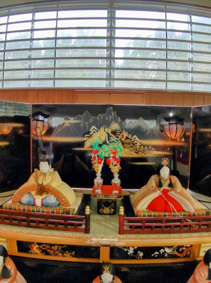パーク高須中❕武道館をおひなさまでいっぱいにしたい！ 漆塗りに金箔を施した屏風🎎