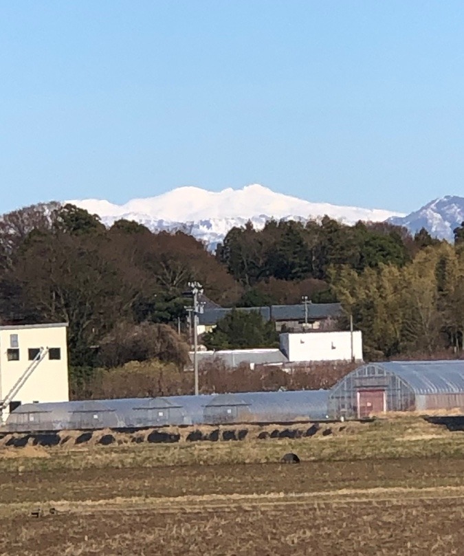 遥か遠方の白山