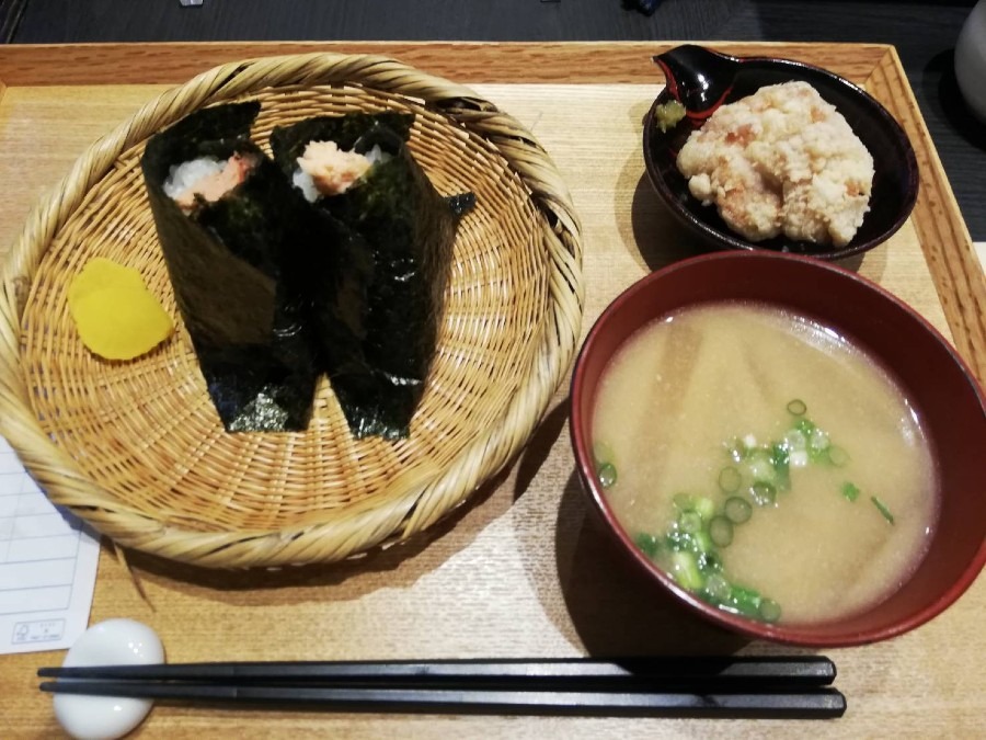 おにぎり定食