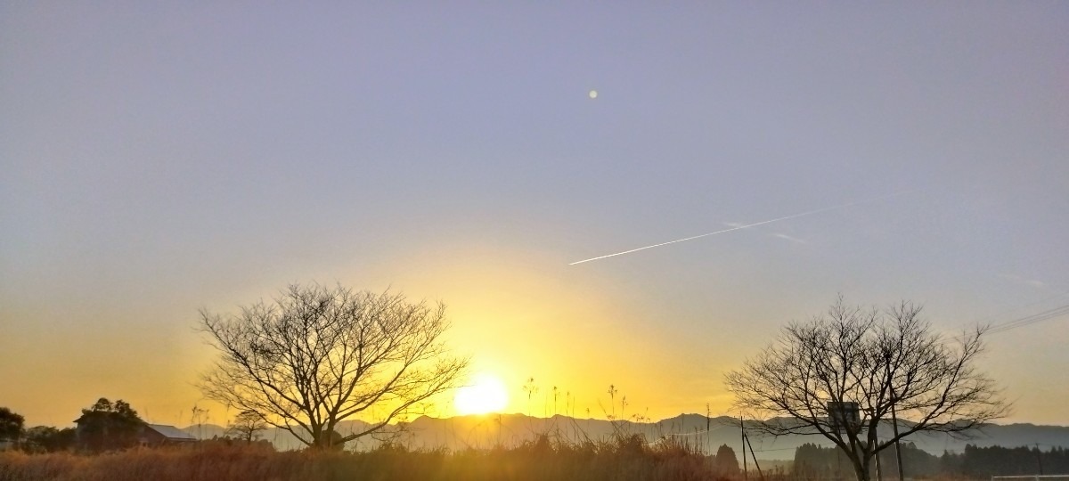 都城市（2023/3/19）今朝は晴れてます😊↗️（東の空）①