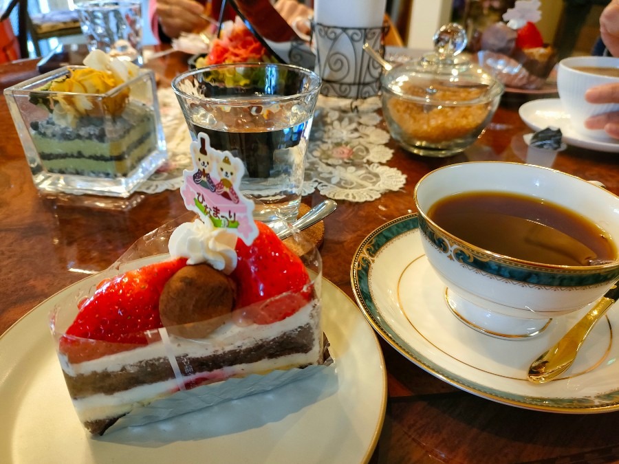 今日はひな祭り🎎お友達とケーキでお茶しました