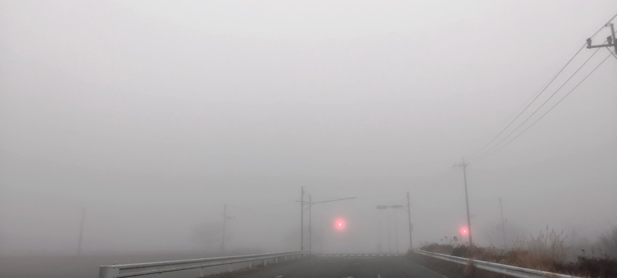 都城市（2023/3/12）今朝の朝焼け😓！（東の空）①