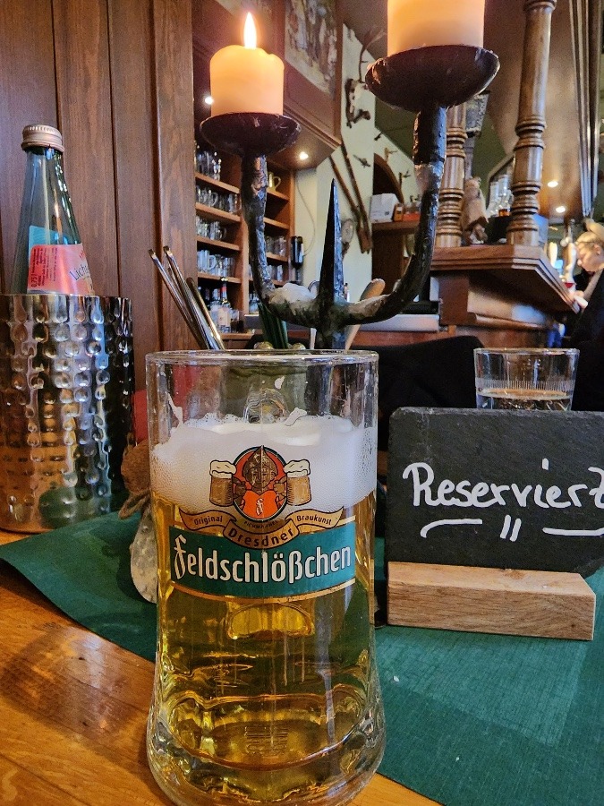 ドイツビールで乾杯！『Feldschlößchen』 〜ドレスデン、ドイツ