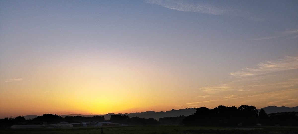 都城市（2023/4/27）今朝の朝焼け😊！（東の空）①