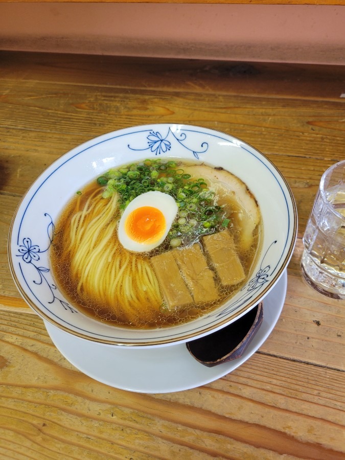 今日のランチはちっきんさんの120%煮干らあめんでした