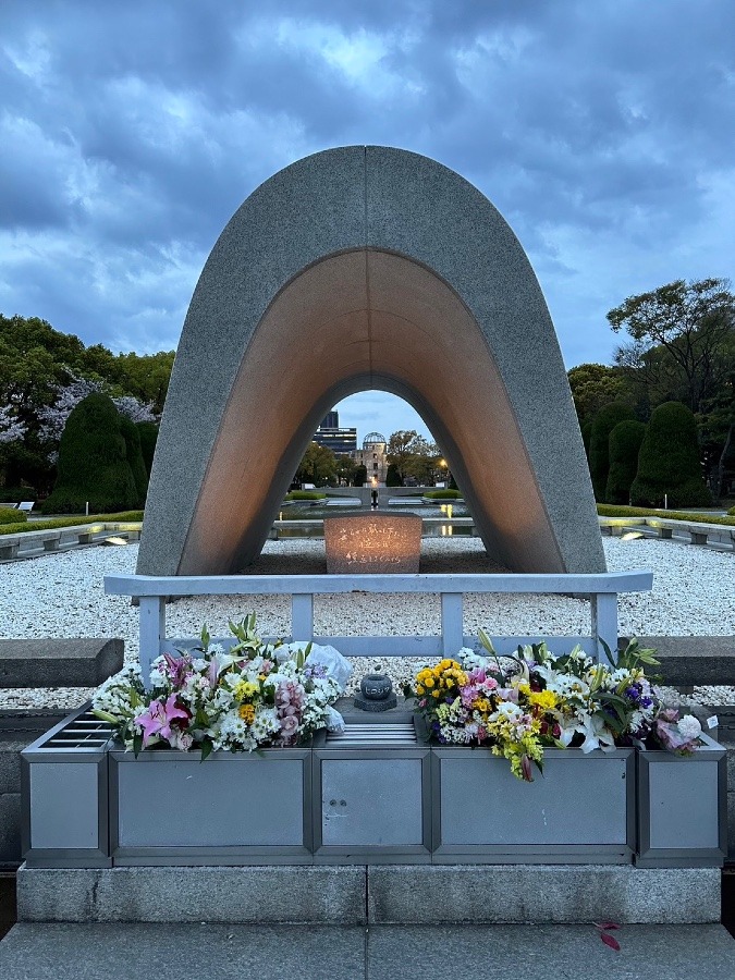 平和公園の慰霊碑