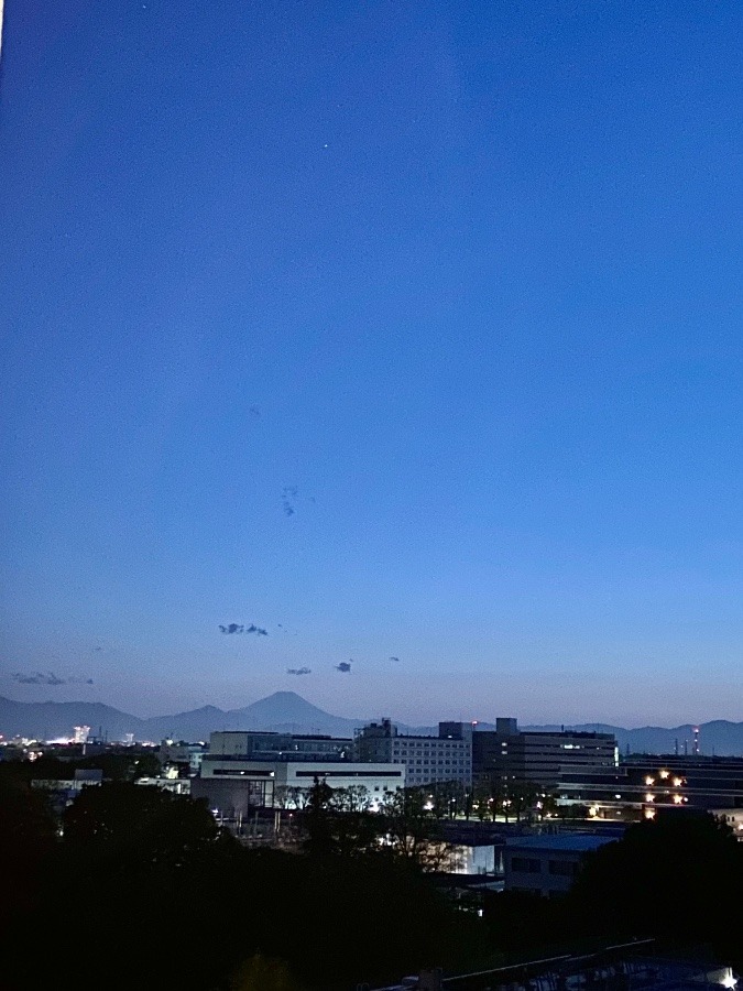 夕暮れの富士山