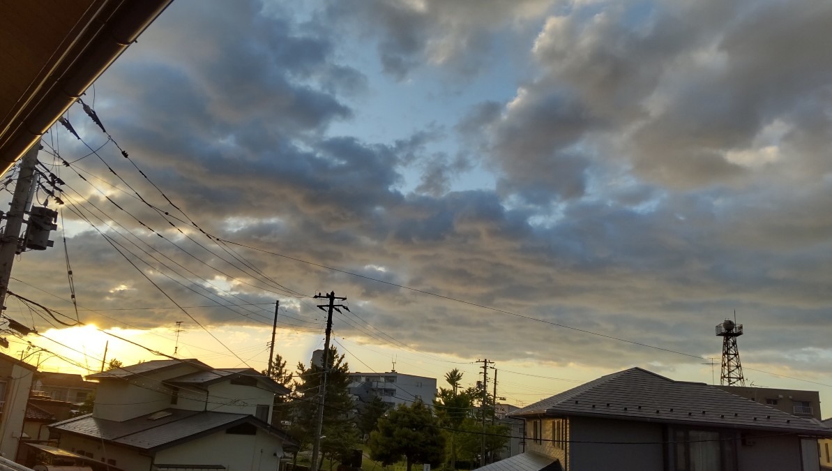 5/2  5:00の空。明るいです。