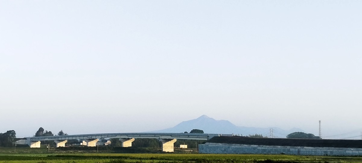 都城市（2023/5/2）今日の霧島😄（西の空）