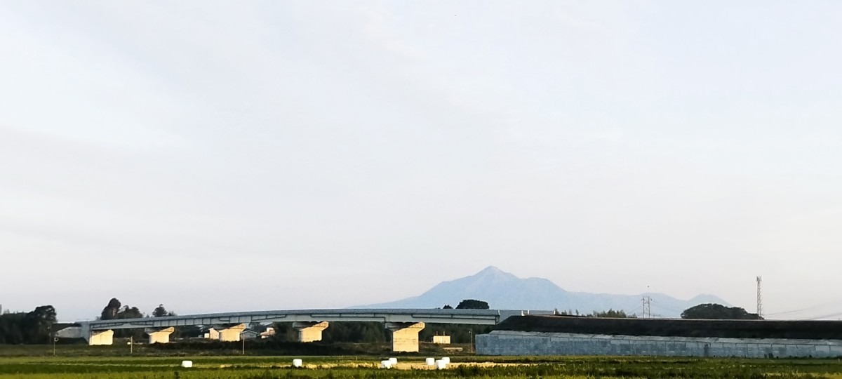 都城市（2023/5/12）今日の霧島😄（西の空）