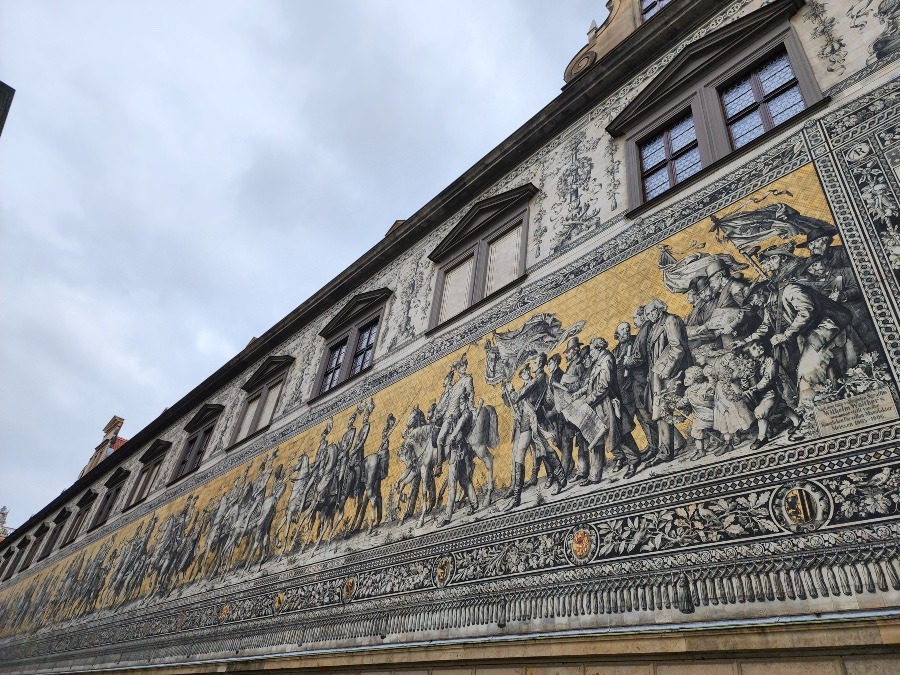 マイセンの壁画〜ドレスデン城『君主の行列』Residenzschloss（Fuerstenzug）