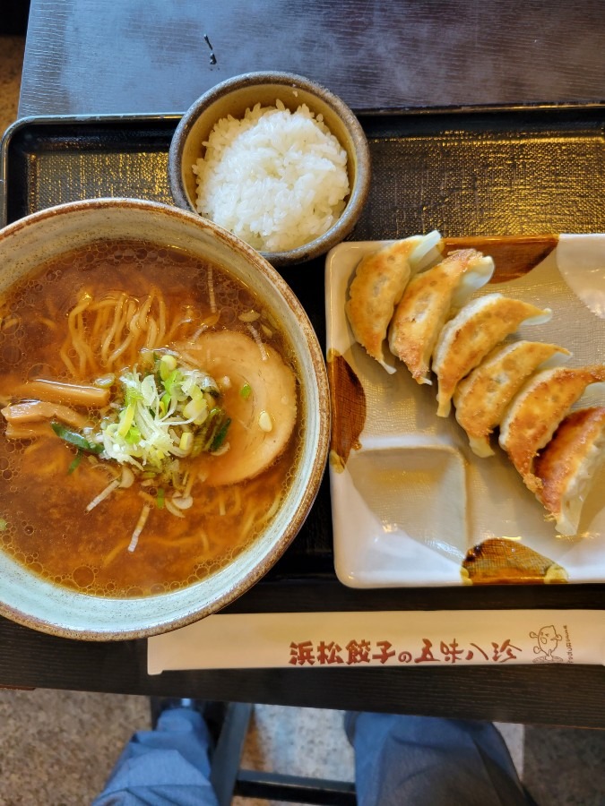 昨日のランチは味噌ラーメン,浜松餃子,ライス