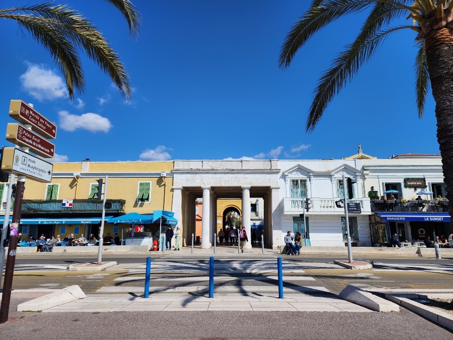 南フランスの風が心地よい海岸通り『Plage de Nice』〜ニース、フランス