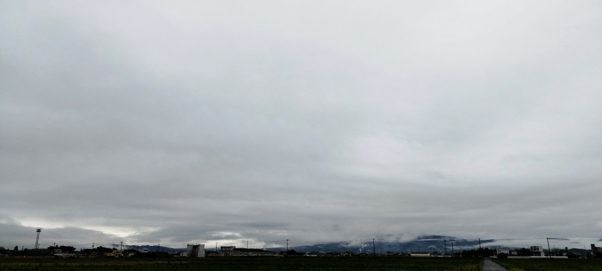 都城市（2023/5/19）今朝は曇り空😅？（東の空）①