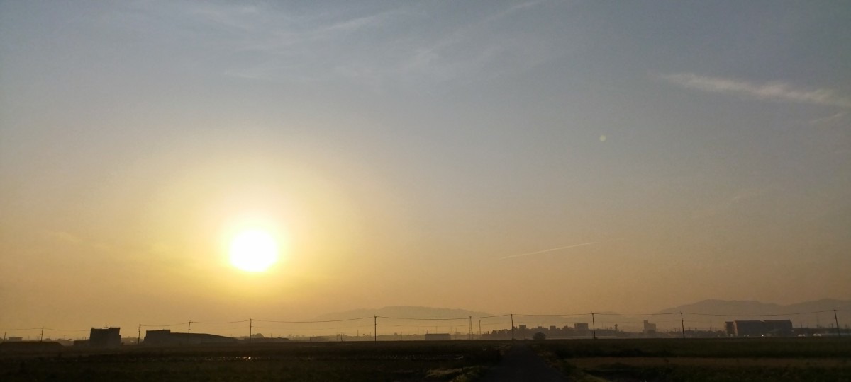 都城市（2023/5/17）今朝も晴れてます😊↗️（東の空）①