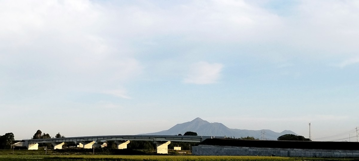 都城市（2023/5/9）今日の霧島😄（西の空）