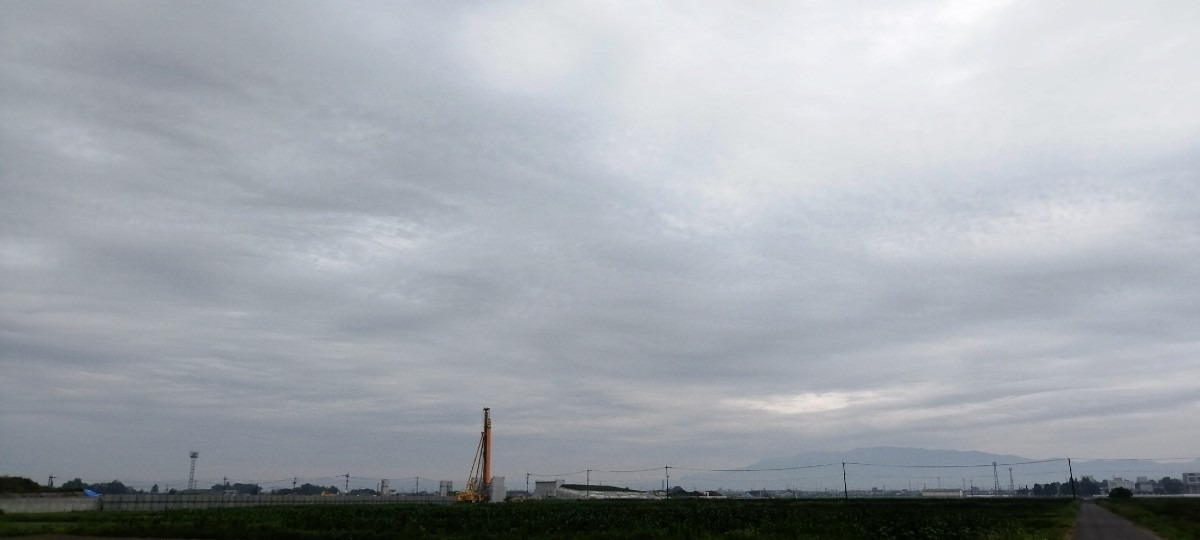 都城市（2023/6/8）今朝は曇り空です😓↘️（東の空）①