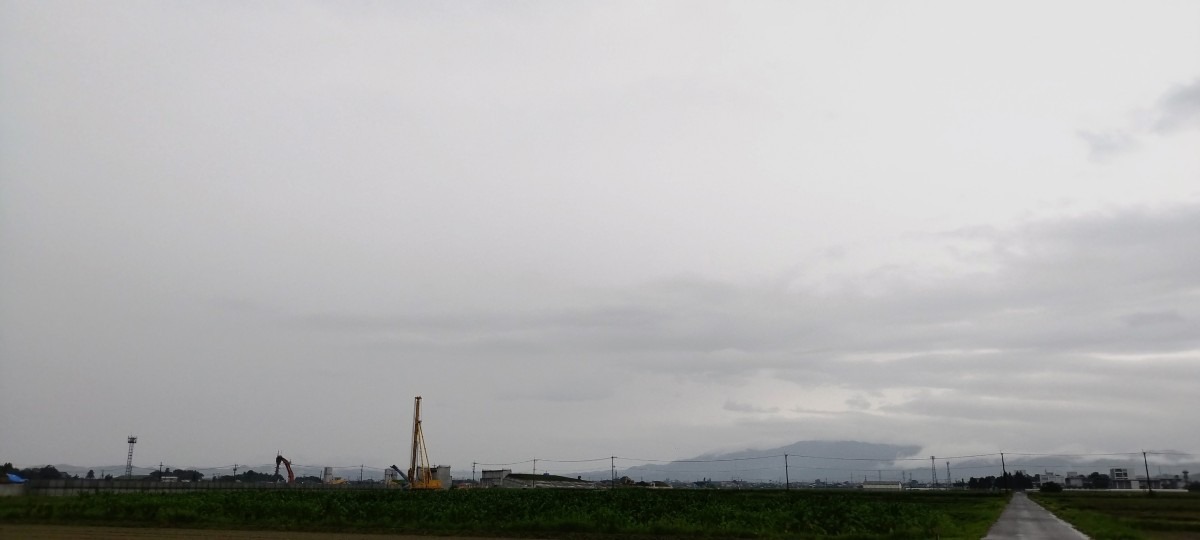 都城市（2023/6/15）今朝は雨が降ってます😓（東の空）①