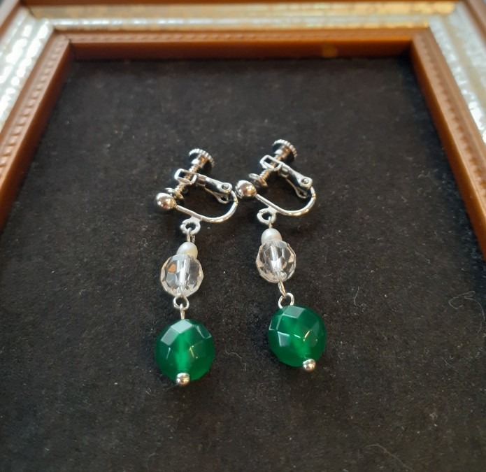 緑メノウ、水晶、パールのイヤリング