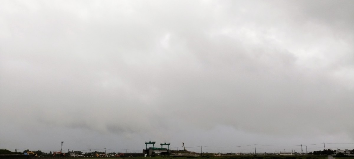 都城市（2023/8/31）今朝は雨😓（東の空）①