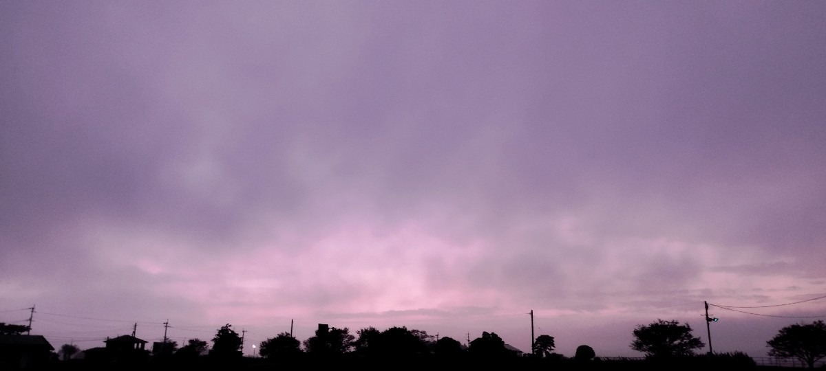 都城市（2023/8/12）今朝の朝焼け😓（東の空）①