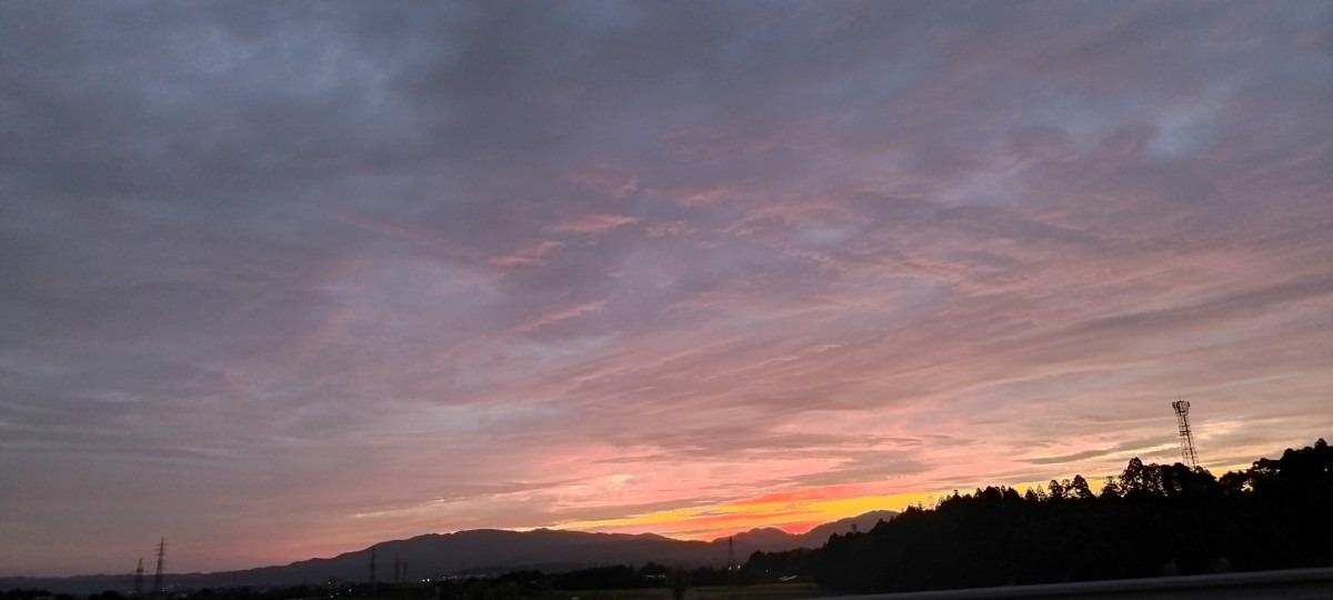 都城市（2023/10/11）今朝の朝焼け😊（東の空）①