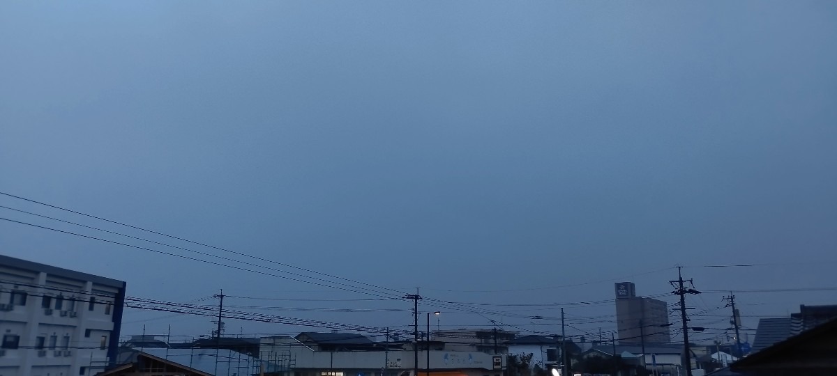 都城市（2023/10/14）今朝は雨😓（東の空）①