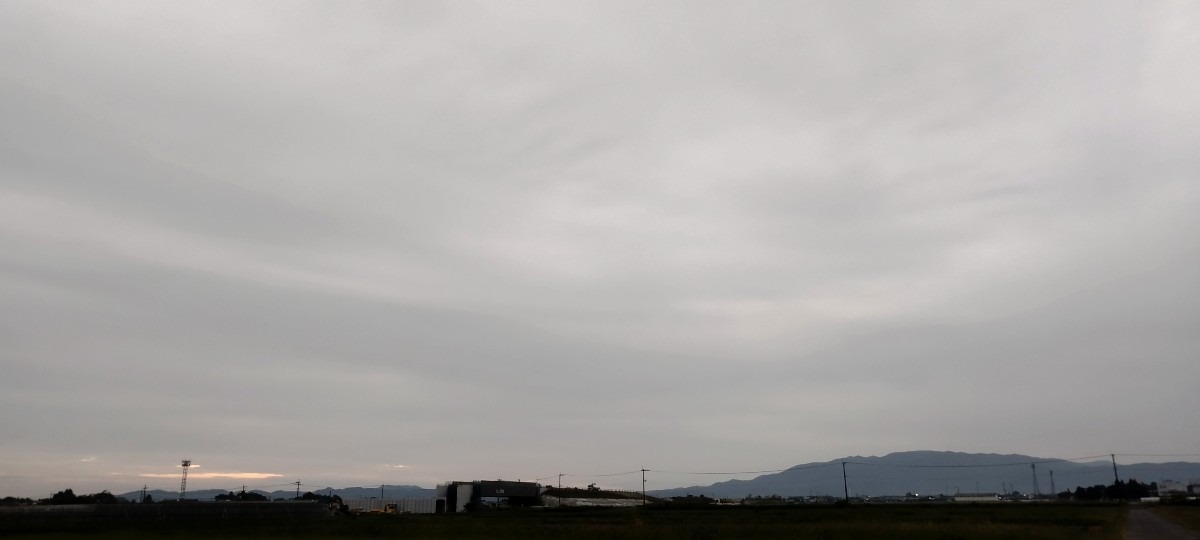 都城市（2023/10/7）今朝の朝焼け😓（東の空）①