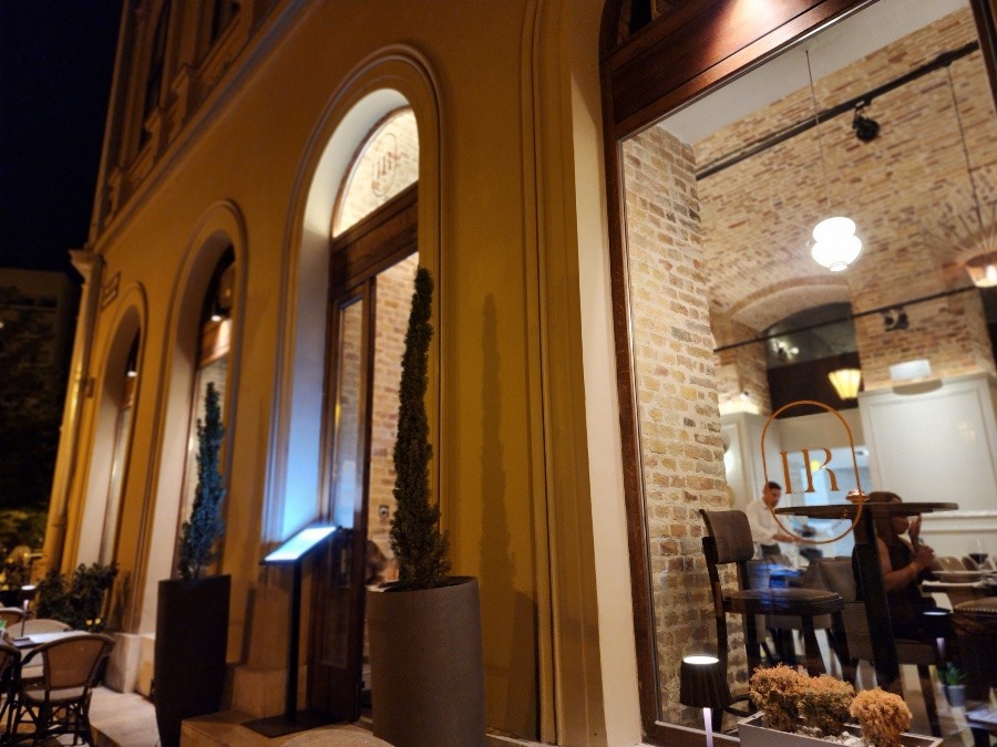 キッチンの哲学は高品質で本格的・伝統的イタリア料理『LR Italian Lounge & Restaurant』