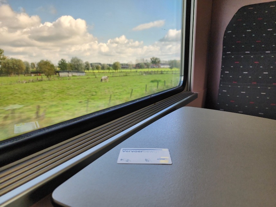 なんとなく北海道っぽい景色『ヘント』から『ブリュッセル』の列車