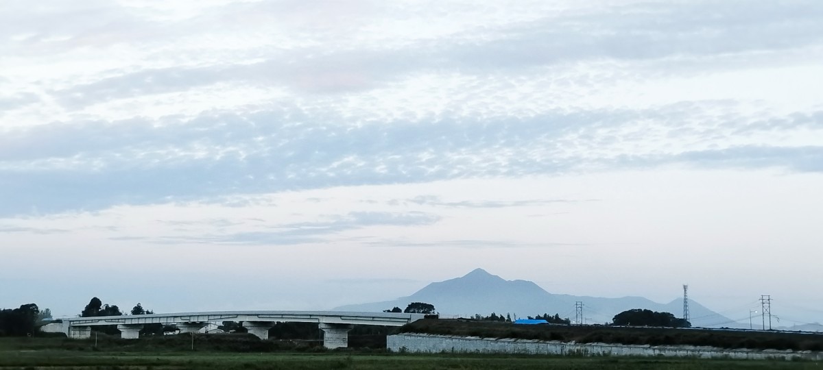 都城市（2023/10/10）今日の霧島😊（西の空）