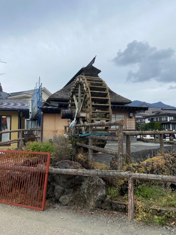 富士山からの湧水でしっかり回っていた水車の今