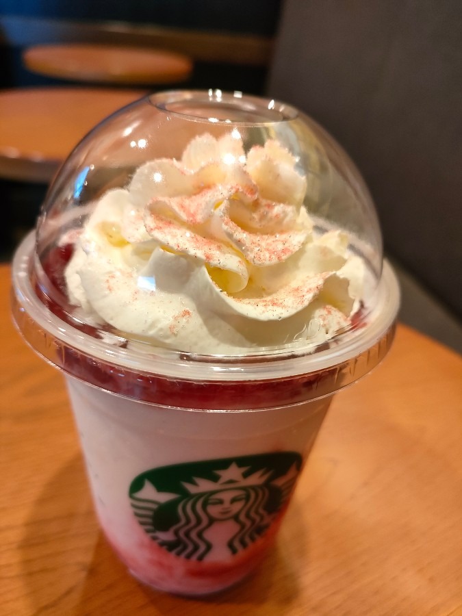 ストロベリーメリーフラペチーノ