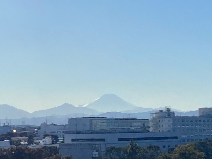 富士山がきれいに輝いて見える瞬間　まぶしい