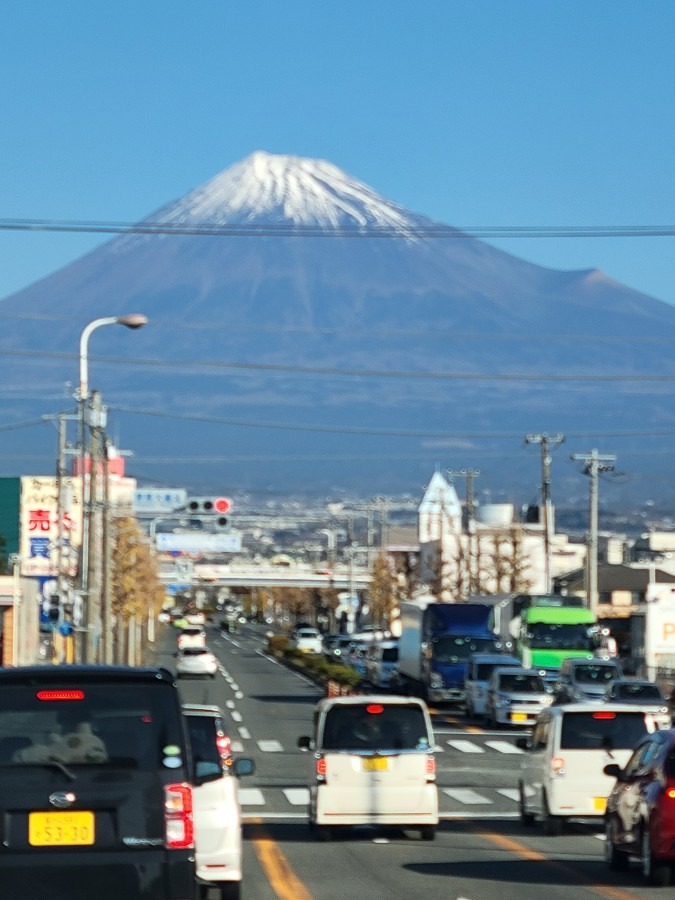 富士市内から見た富士山