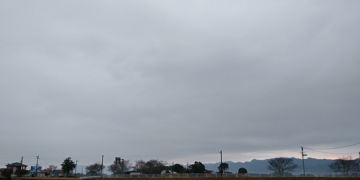 都城市（2024/1/3）今朝は雨が😓（東の空）①