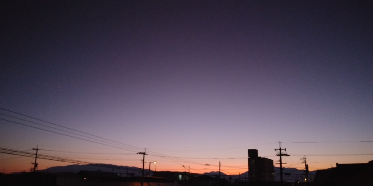 都城市（2024/1/5）今朝の朝焼け😊（東の空）①