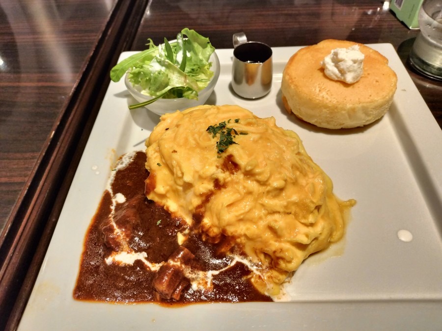 昨日の晩ごはん、大好きなオムライスとパンケーキ