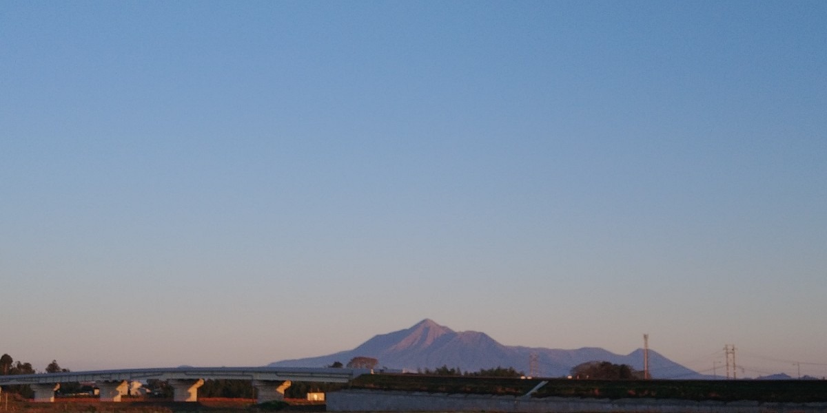 都城市（2024/3/27）今日の霧島😊（西の空）